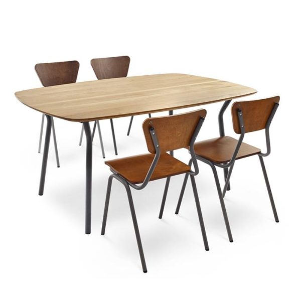 stół na cztery krzesła jadalnia