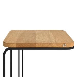 drewniany blat stolika radius z czarną podstawą
