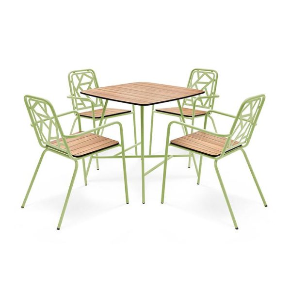 cztery krzesła ogrodowe stół